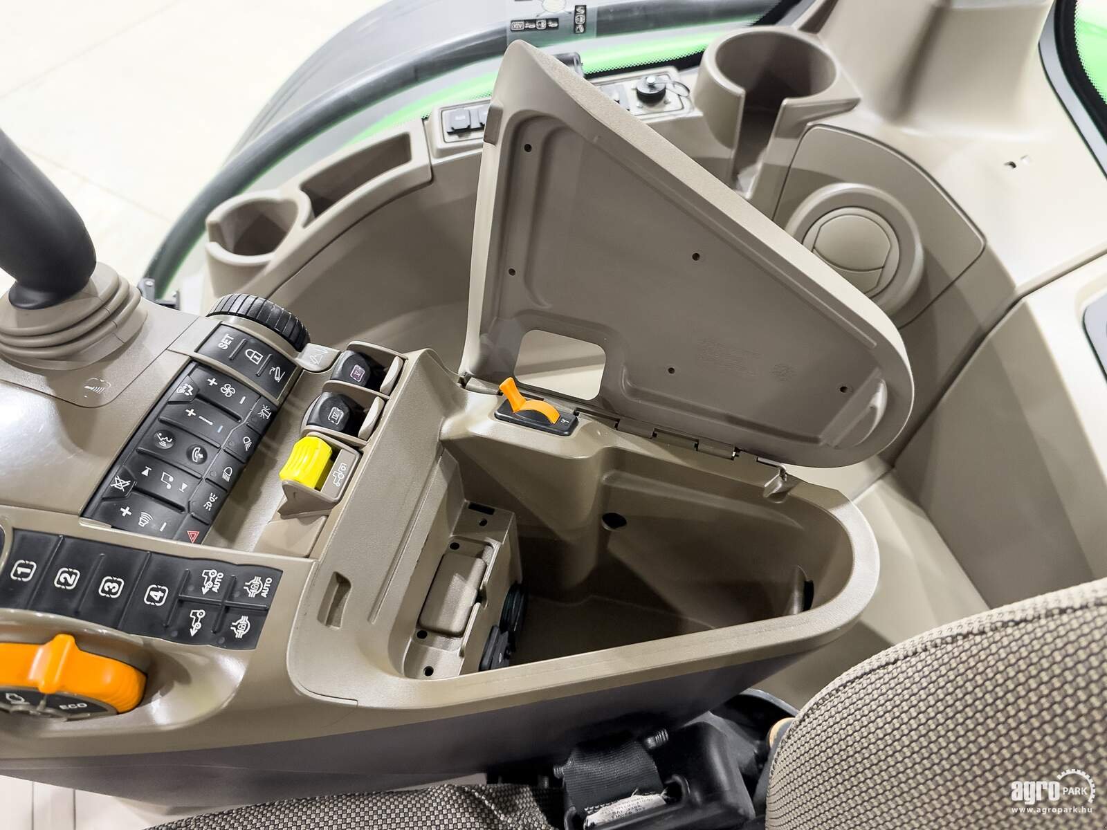 Traktor типа John Deere 8R 370 ILS, Gebrauchtmaschine в Csengele (Фотография 17)