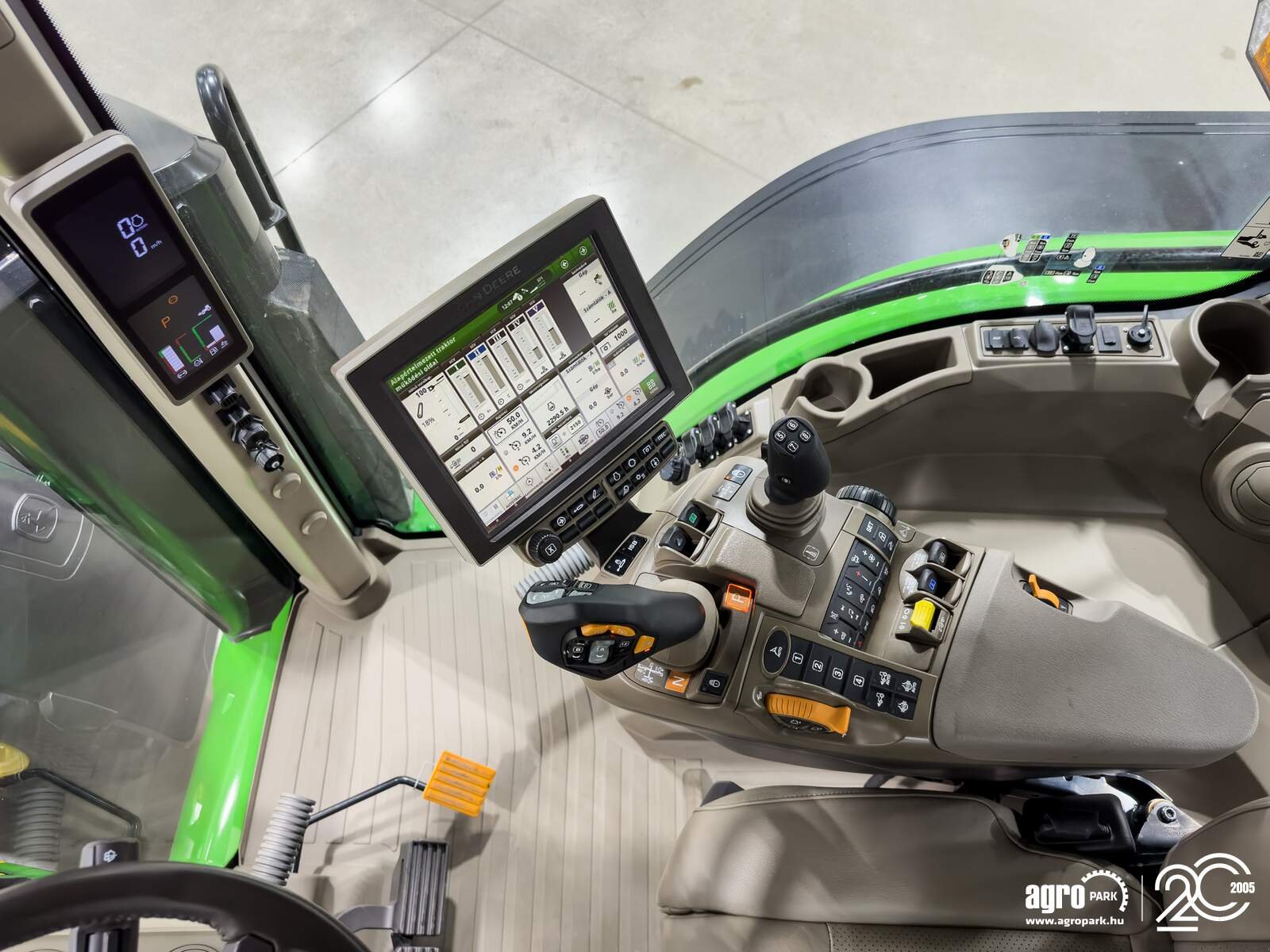 Traktor типа John Deere 8R 370 ILS, Gebrauchtmaschine в Csengele (Фотография 9)