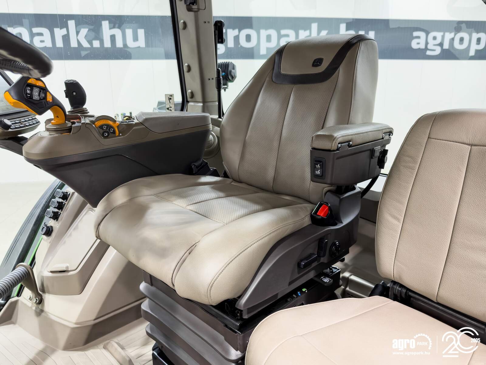 Traktor типа John Deere 8R 370 ILS, Gebrauchtmaschine в Csengele (Фотография 11)