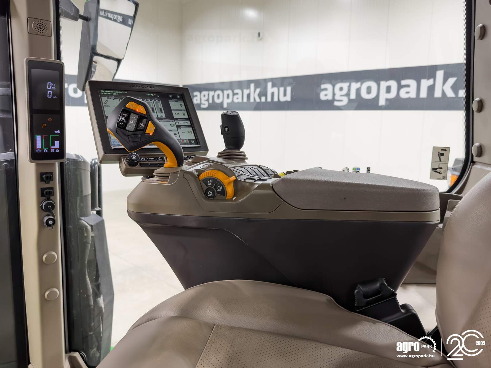 Traktor типа John Deere 8R 370 ILS, Gebrauchtmaschine в Csengele (Фотография 12)