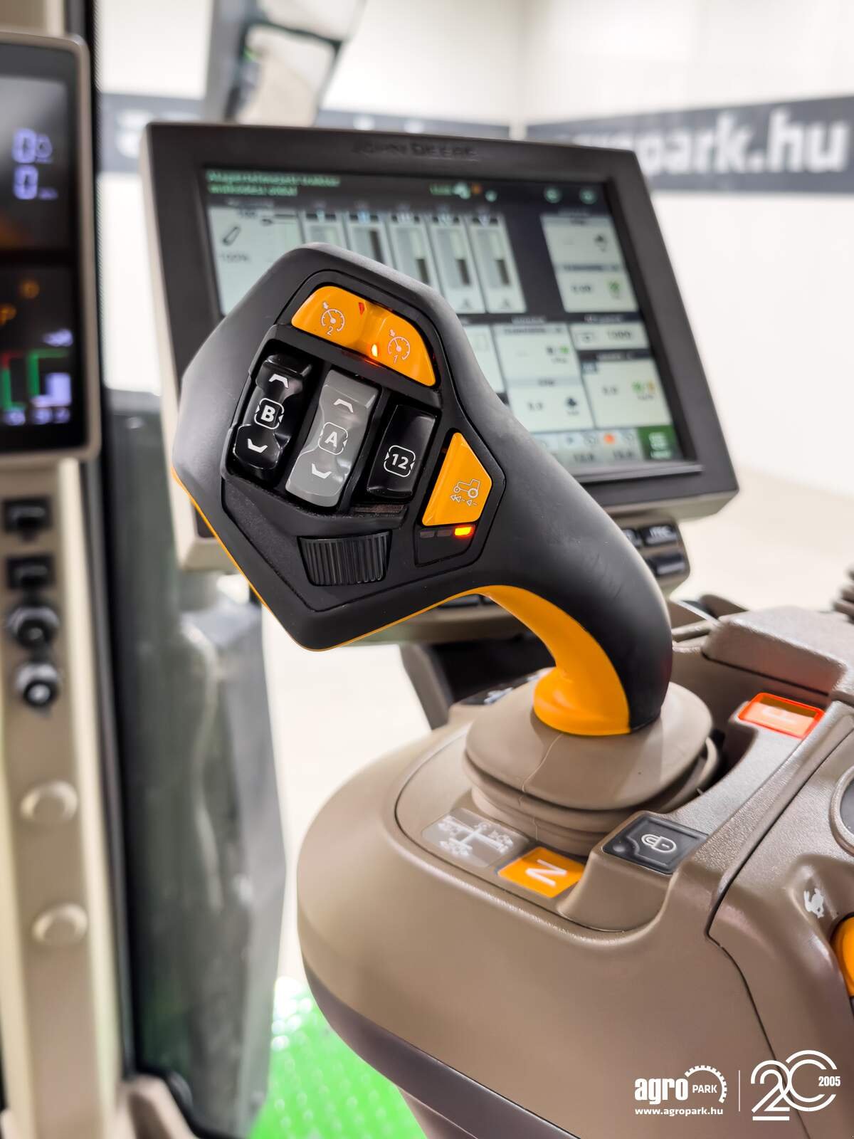 Traktor типа John Deere 8R 370 ILS, Gebrauchtmaschine в Csengele (Фотография 13)