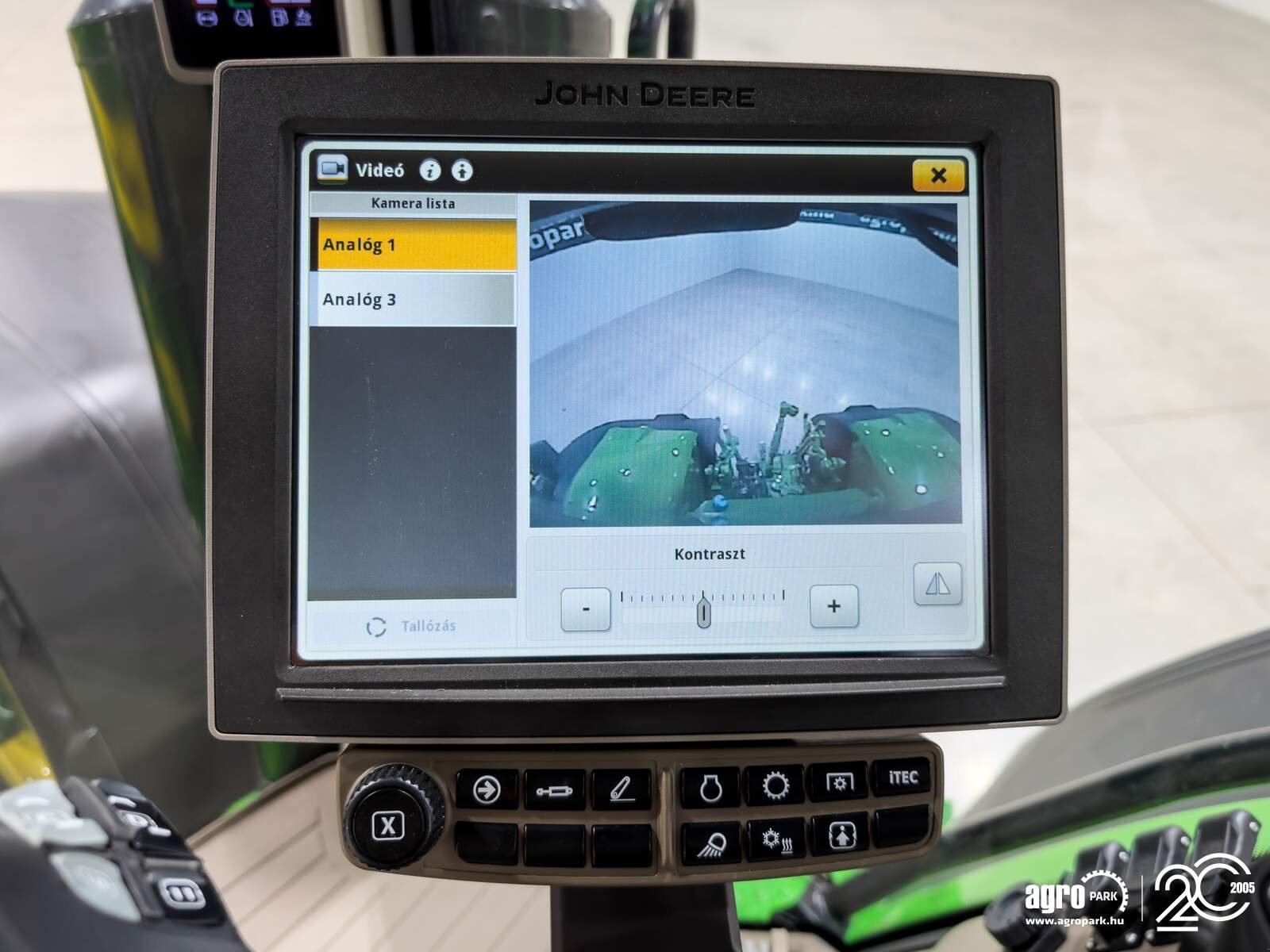 Traktor типа John Deere 8R 370 ILS, Gebrauchtmaschine в Csengele (Фотография 26)