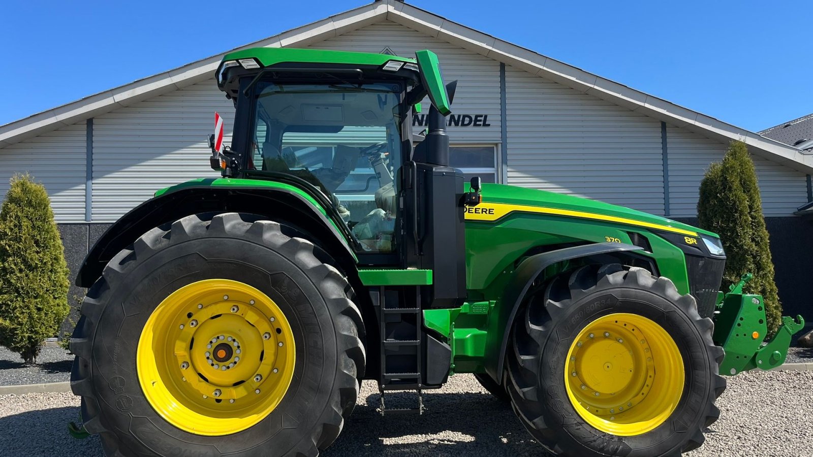 Traktor a típus John Deere 8R 370 Med frontlift, Gebrauchtmaschine ekkor: Lintrup (Kép 20)