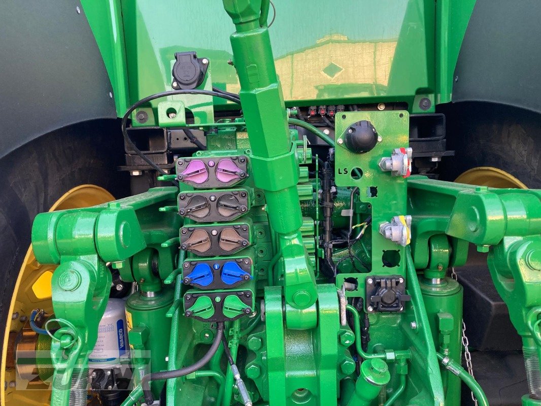 Traktor типа John Deere 8R 370 Stufenlos/Garantieverlängerung bis 2026, Gebrauchtmaschine в Kanzach (Фотография 18)