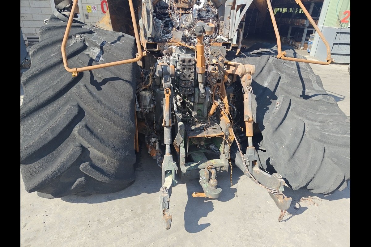 Traktor of the type John Deere 8R 370, Gebrauchtmaschine in Viborg (Picture 4)