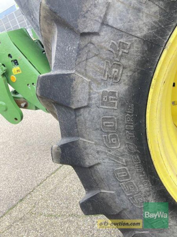 Traktor des Typs John Deere 8R 370, Gebrauchtmaschine in Obertraubling (Bild 3)