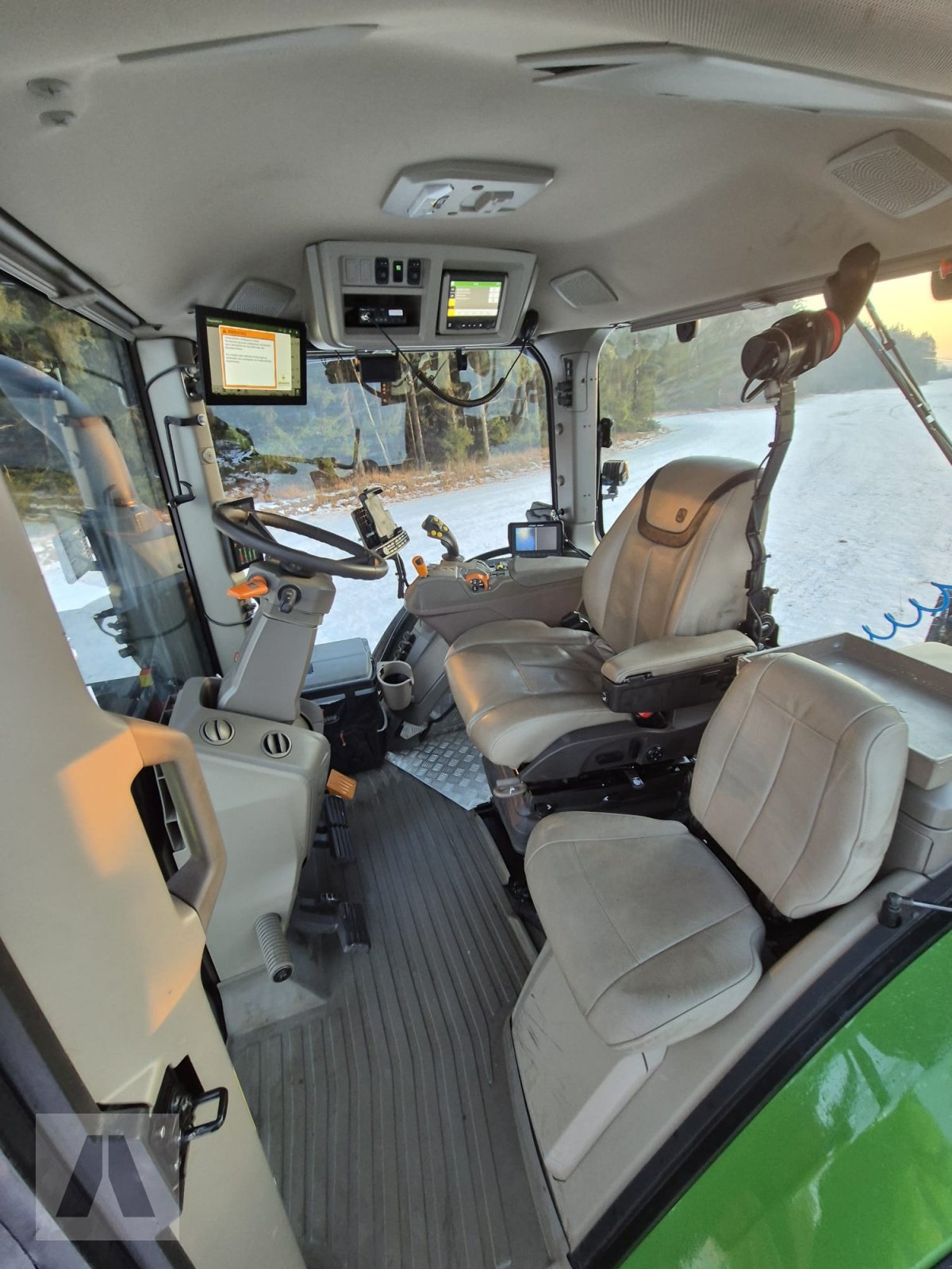 Traktor типа John Deere 8R 370, Gebrauchtmaschine в Lauterhofen (Фотография 7)