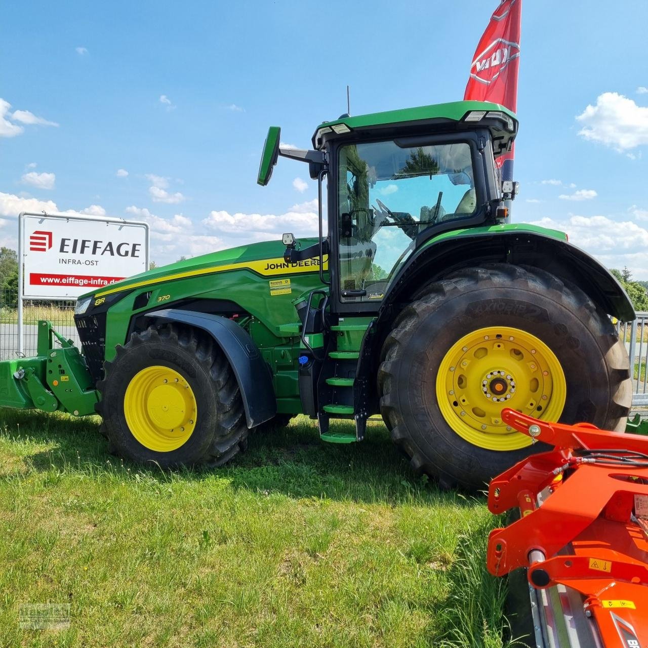 Traktor типа John Deere 8R 370, Gebrauchtmaschine в Drebach (Фотография 11)