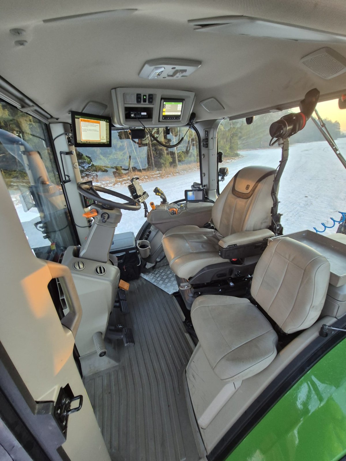 Traktor tip John Deere 8R 370, Gebrauchtmaschine in Lauterhofen (Poză 7)