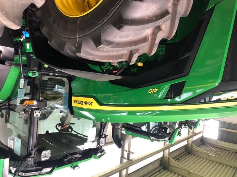 Traktor van het type John Deere 8R 410, Neumaschine in Jahnatal (Foto 1)