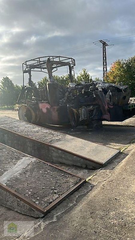 Traktor des Typs John Deere 8R340 *Auto Powr*, Gebrauchtmaschine in Salsitz (Bild 2)