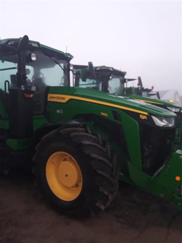 Traktor от тип John Deere 8R340 Kun 350 Timer! Active Seat. GPS. StarFire. RTK. Signature Edition. Ultimate pakker., Gebrauchtmaschine в Kolding (Снимка 3)