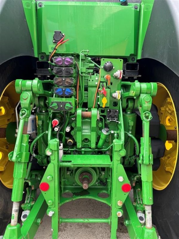 Traktor des Typs John Deere 8R340 Kun 930 Timer. Command Pro. Auto Steer aktiveret. Vi giver 100 timers reklamationsret i DK., Gebrauchtmaschine in Kolding (Bild 7)
