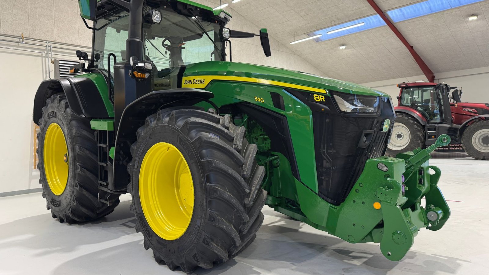 Traktor типа John Deere 8R340 MED 4 NYE DÆK!, Gebrauchtmaschine в Nørager (Фотография 9)