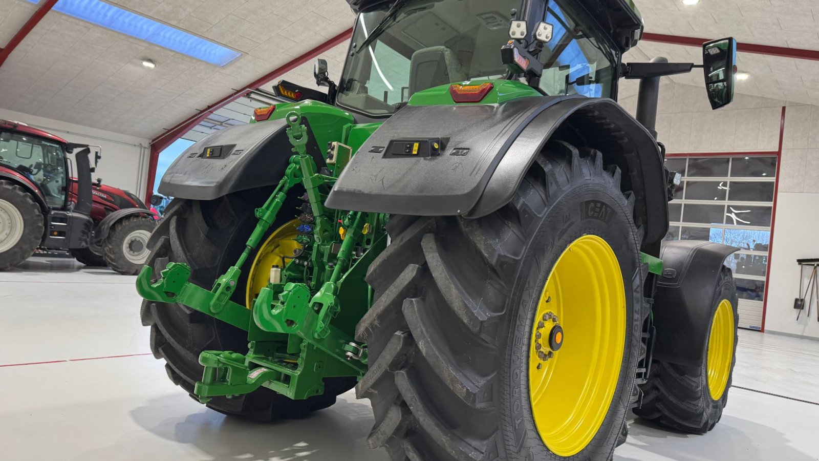 Traktor типа John Deere 8R340 MED 4 NYE DÆK!, Gebrauchtmaschine в Nørager (Фотография 12)