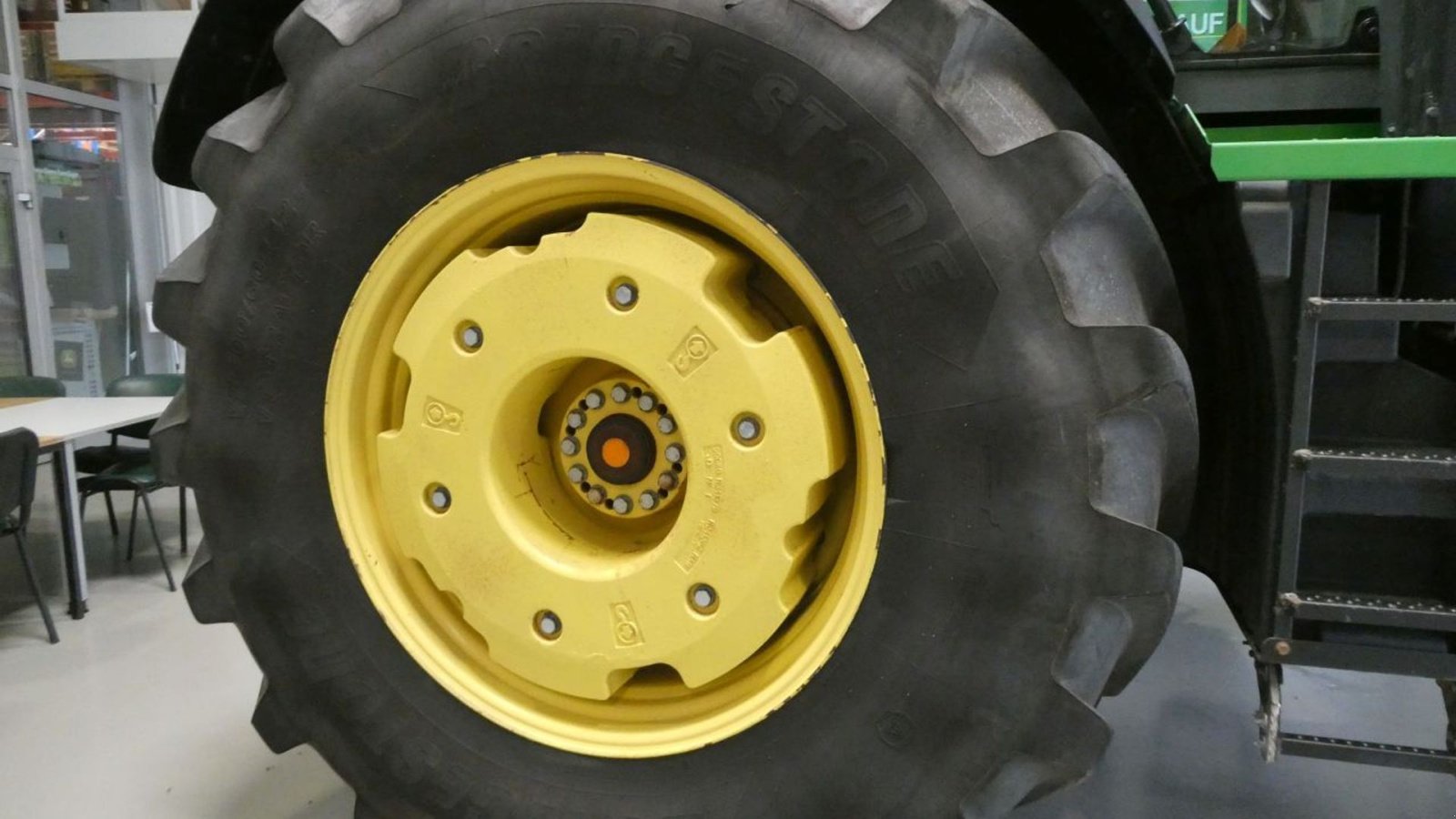 Traktor des Typs John Deere 8R370 Premium Edition. 900/60R42 Dæk og hjulvægte . ., Gebrauchtmaschine in Kolding (Bild 9)