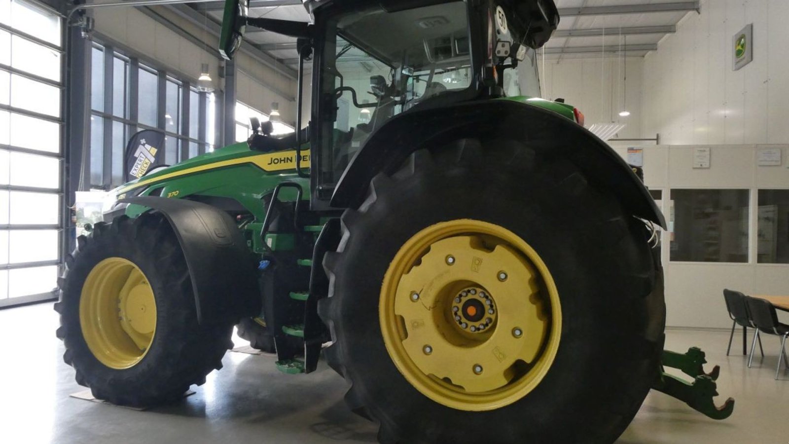 Traktor des Typs John Deere 8R370 Premium Edition. 900/60R42 Dæk og hjulvægte . ., Gebrauchtmaschine in Kolding (Bild 3)