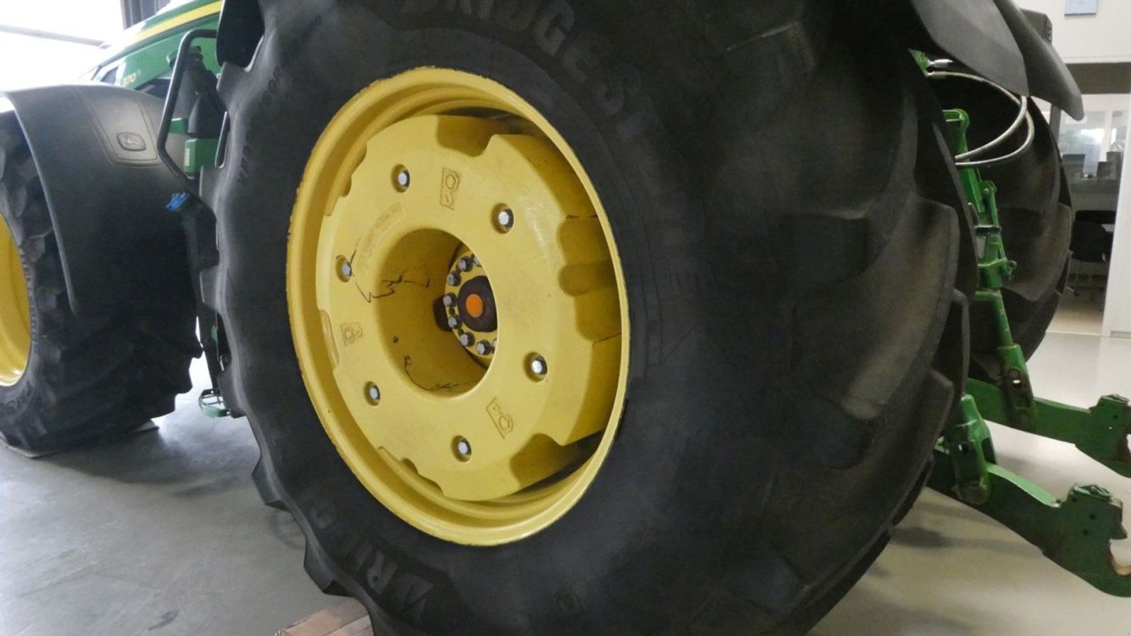 Traktor des Typs John Deere 8R370 Premium Edition. 900/60R42 Dæk og hjulvægte . ., Gebrauchtmaschine in Kolding (Bild 10)