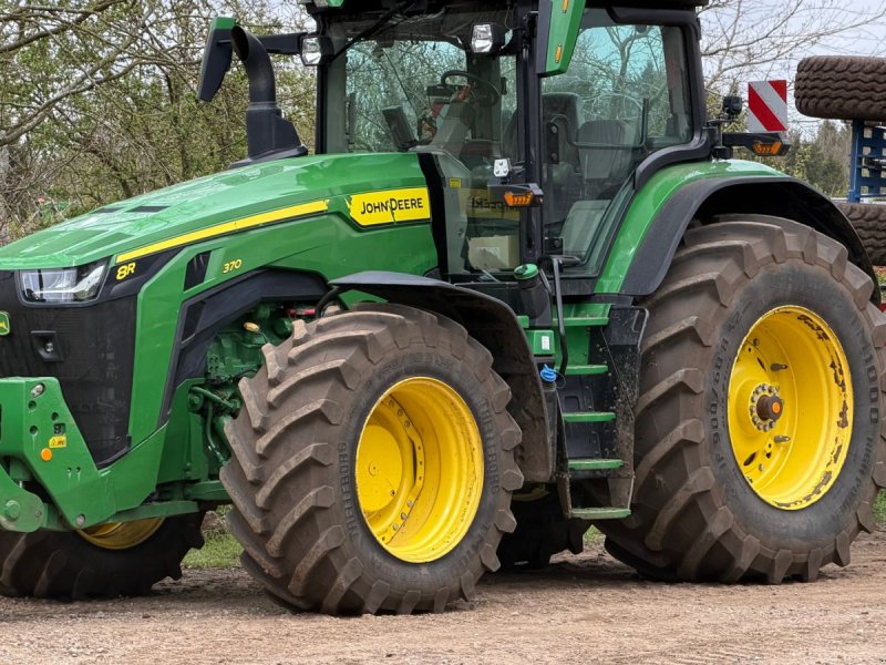 Traktor от тип John Deere 8R370, Gebrauchtmaschine в Tønder (Снимка 1)