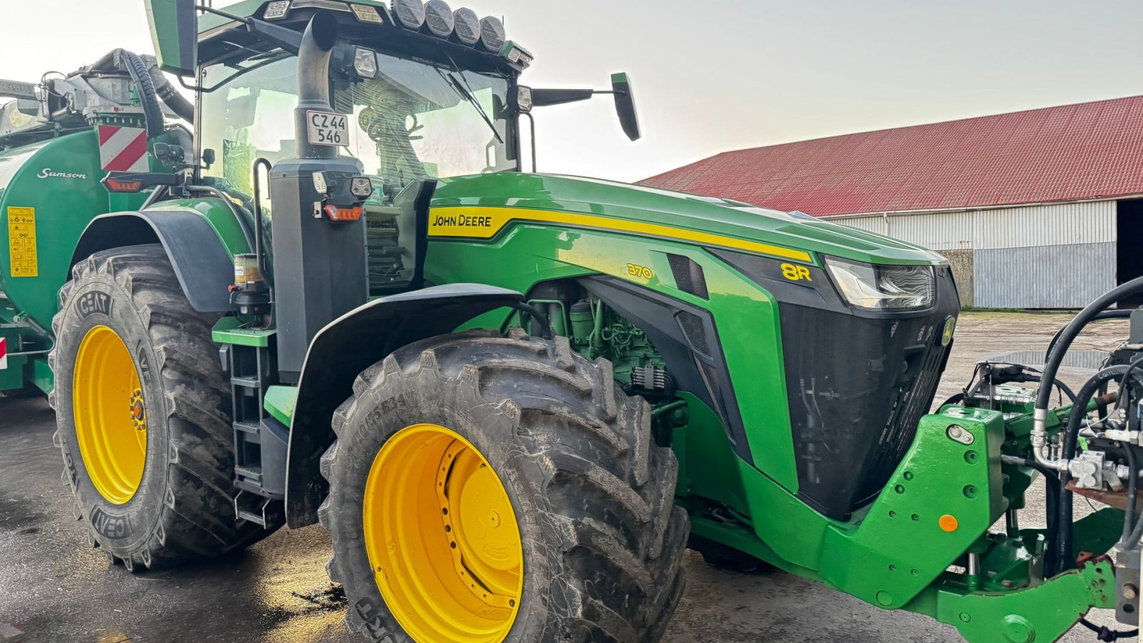 Traktor del tipo John Deere 8R370, Gebrauchtmaschine In Haderup (Immagine 1)