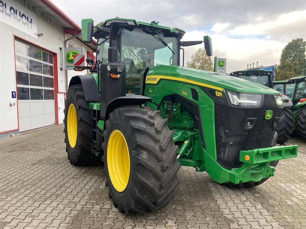 Traktor от тип John Deere 8R370, Gebrauchtmaschine в Kolding (Снимка 3)