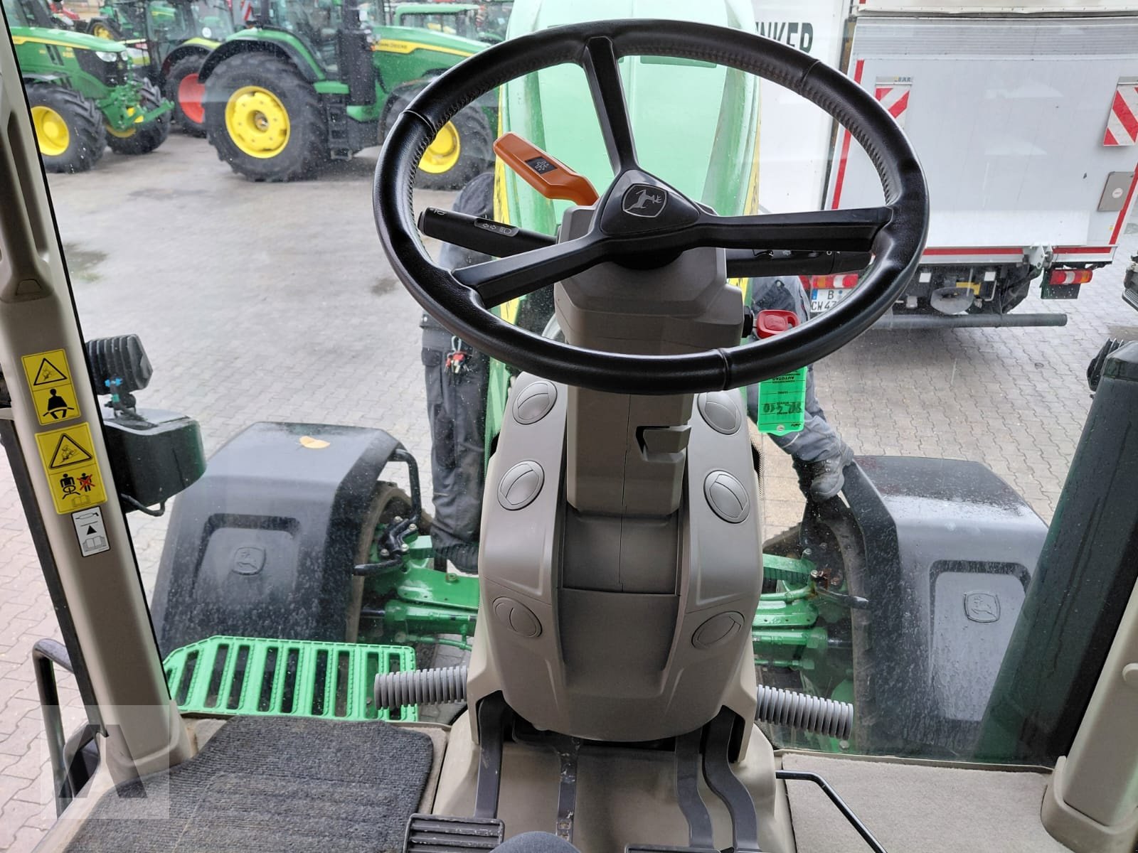 Traktor typu John Deere 8RX 370  8RX370, Gebrauchtmaschine v Regensburg (Obrázek 15)