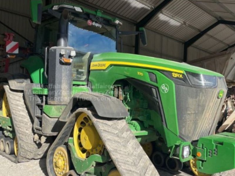Traktor от тип John Deere 8RX370, Gebrauchtmaschine в LOMBEZ