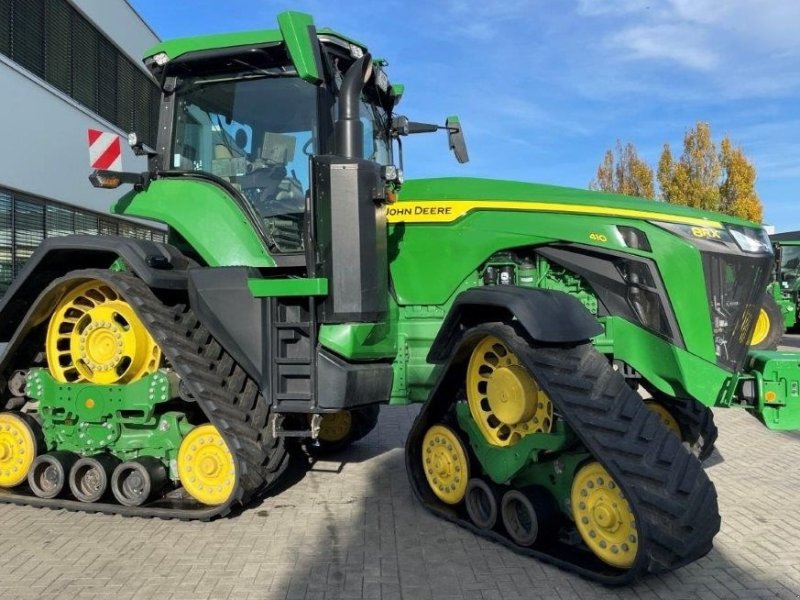 Traktor tipa John Deere 8RX410 Leveres i DK på helt nye bageste bælter!!!, Gebrauchtmaschine u Kolding (Slika 1)
