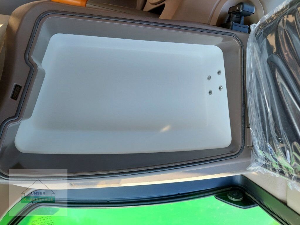 Traktor of the type John Deere ALLRADTRAKTOR 6R150, Neumaschine in Waidhofen a. d. Ybbs (Picture 8)