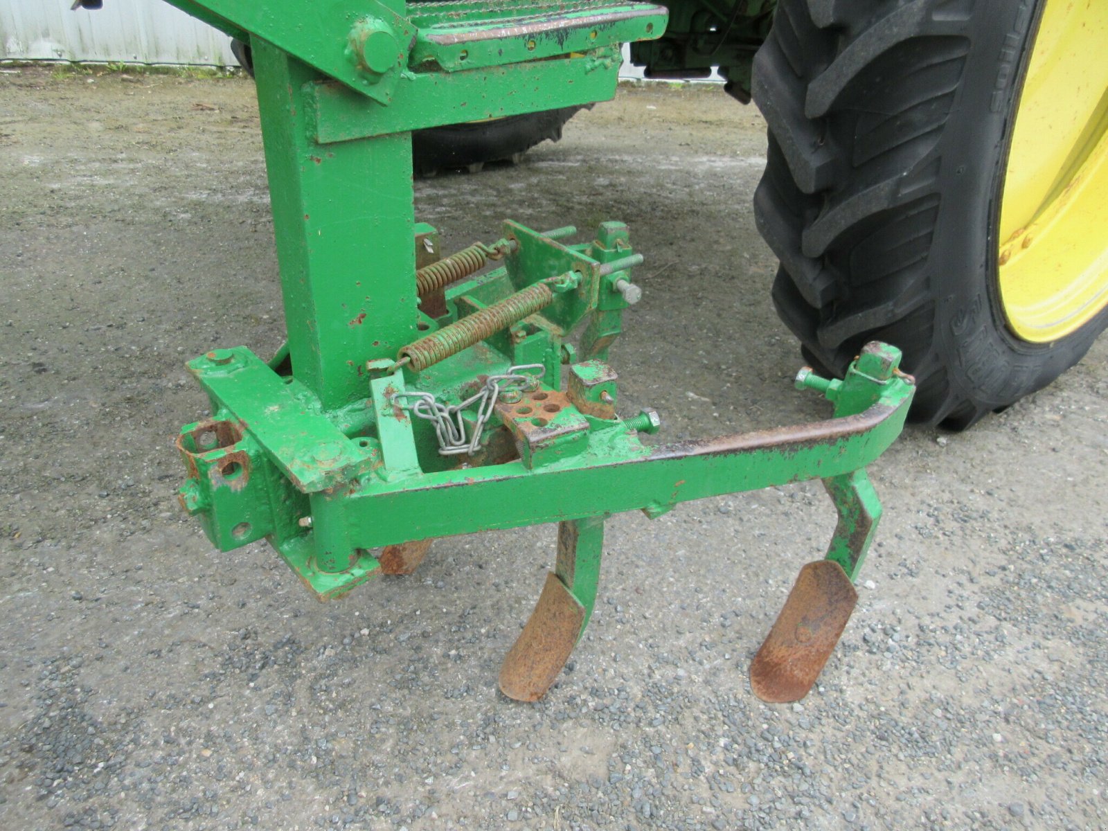 Traktor типа John Deere JOHN DEERE 1750 LEGUMIER, Gebrauchtmaschine в PLOUIGNEAU (Фотография 11)