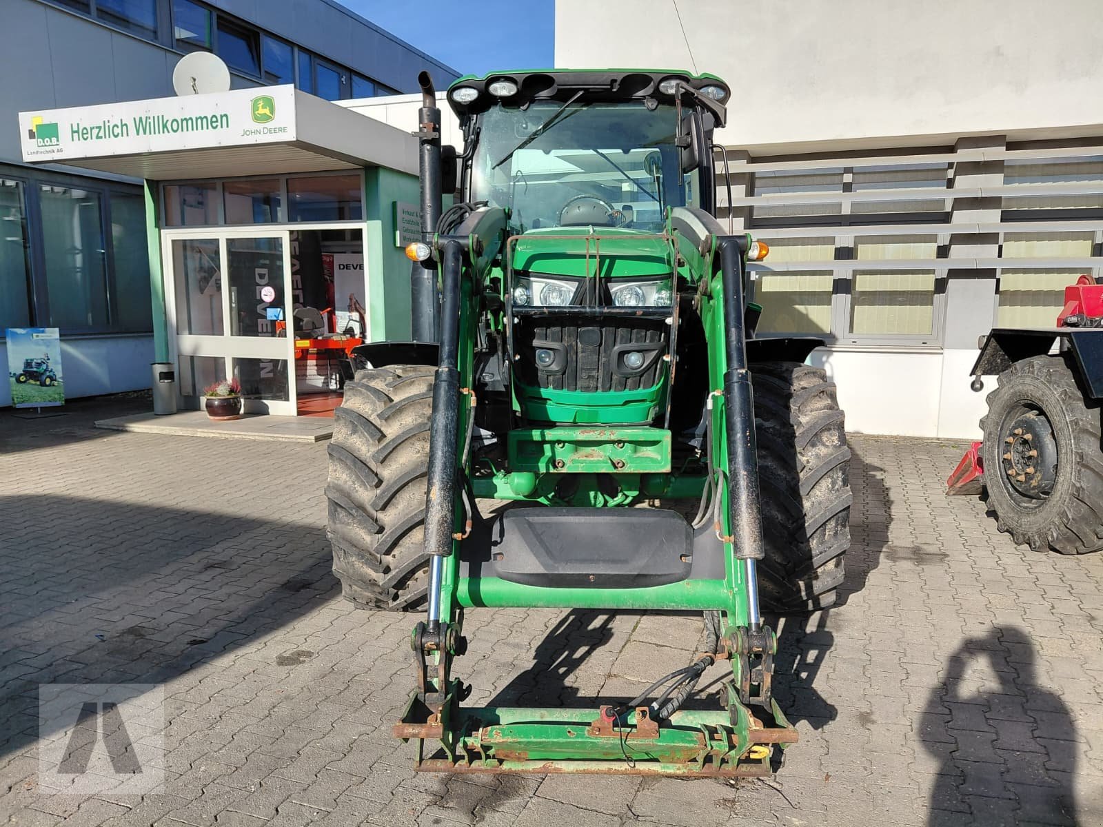 Traktor typu John Deere John Deere 6110R 6110 R AutoQuad EcoPlus, Gebrauchtmaschine v Regensburg (Obrázek 2)