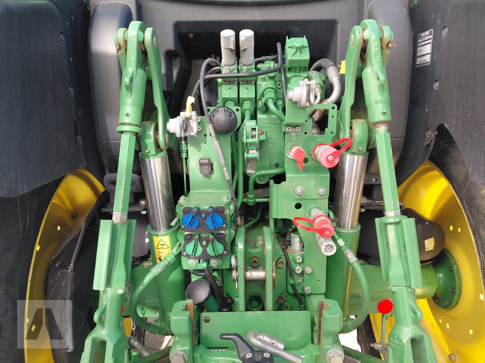 Traktor typu John Deere John Deere 6110R 6110 R AutoQuad EcoPlus, Gebrauchtmaschine v Regensburg (Obrázek 8)