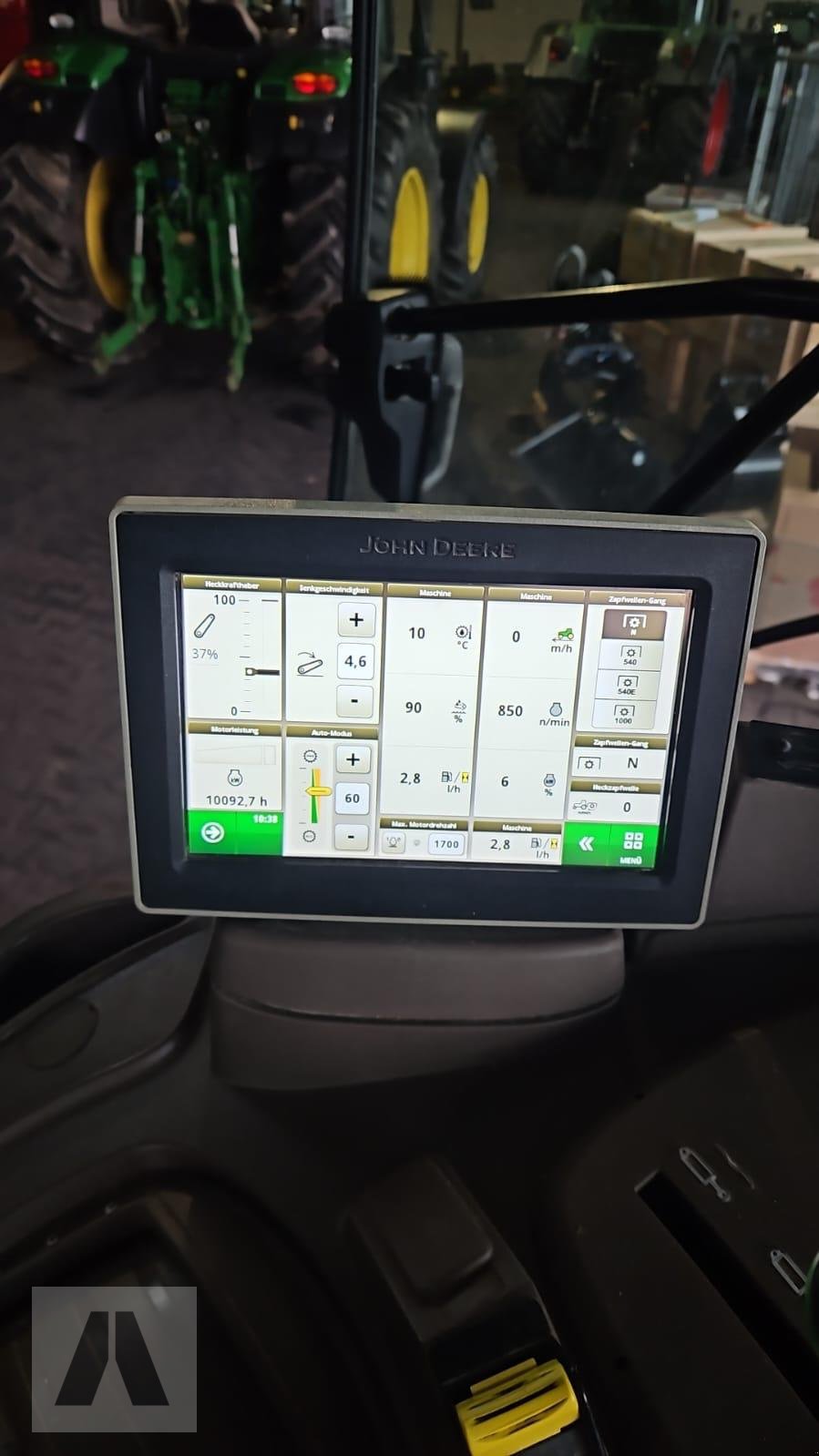 Traktor typu John Deere John Deere 6110R 6110 R AutoQuad EcoPlus, Gebrauchtmaschine v Regensburg (Obrázek 18)