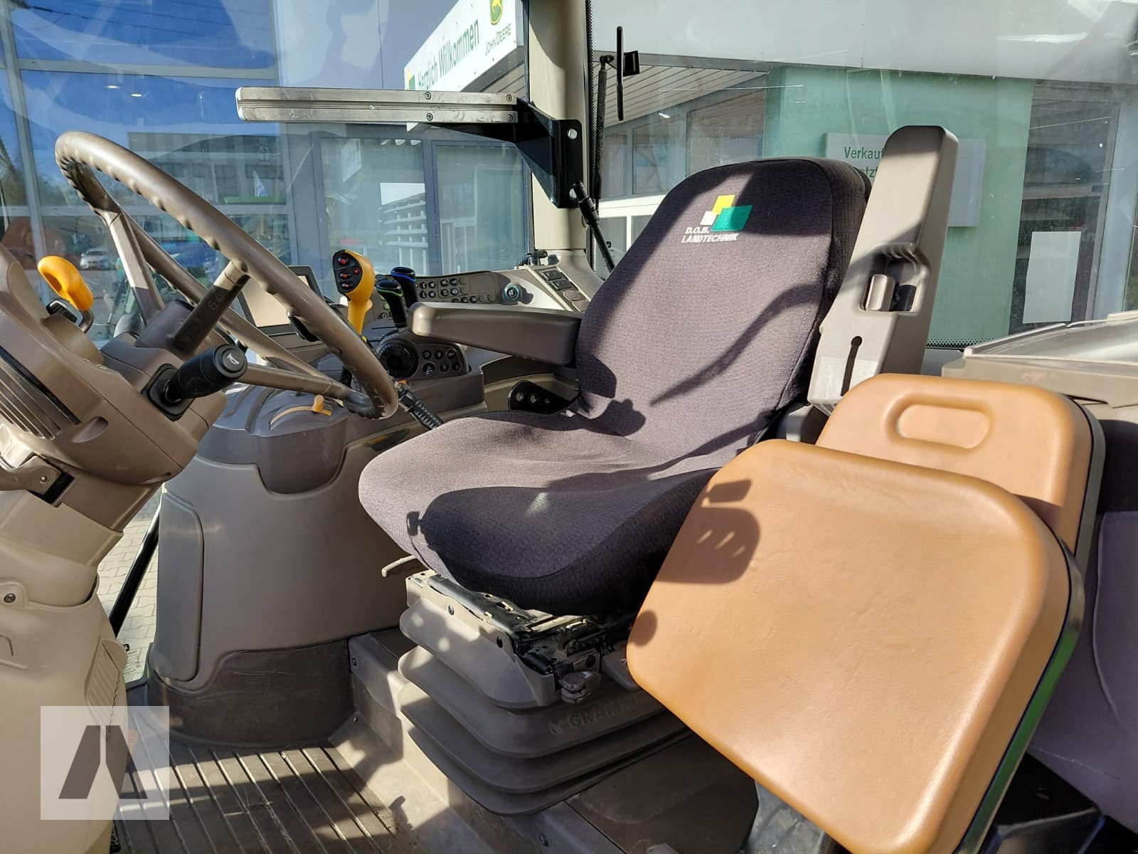 Traktor Türe ait John Deere John Deere 6110R 6110 R AutoQuad EcoPlus, Gebrauchtmaschine içinde Regensburg (resim 16)