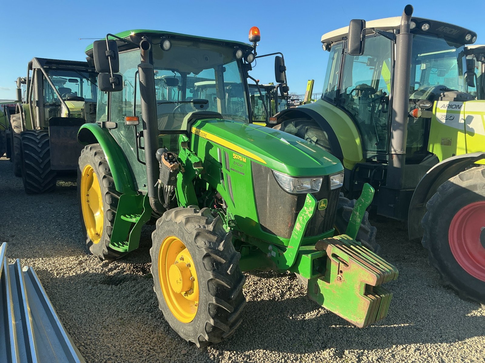 Traktor tipa John Deere TRACTEUR 5075 M, Gebrauchtmaschine u ST CLEMENT DE LA PLACE (Slika 3)