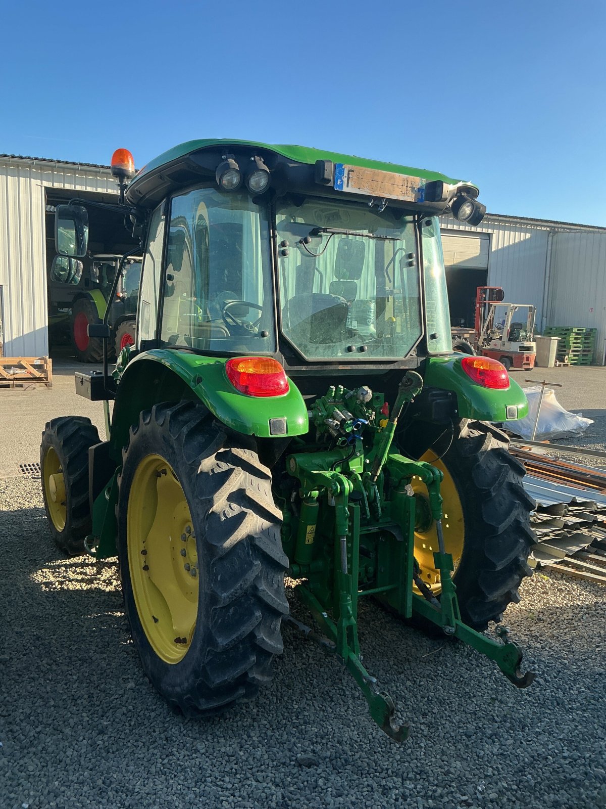 Traktor tipa John Deere TRACTEUR 5075 M, Gebrauchtmaschine u ST CLEMENT DE LA PLACE (Slika 5)