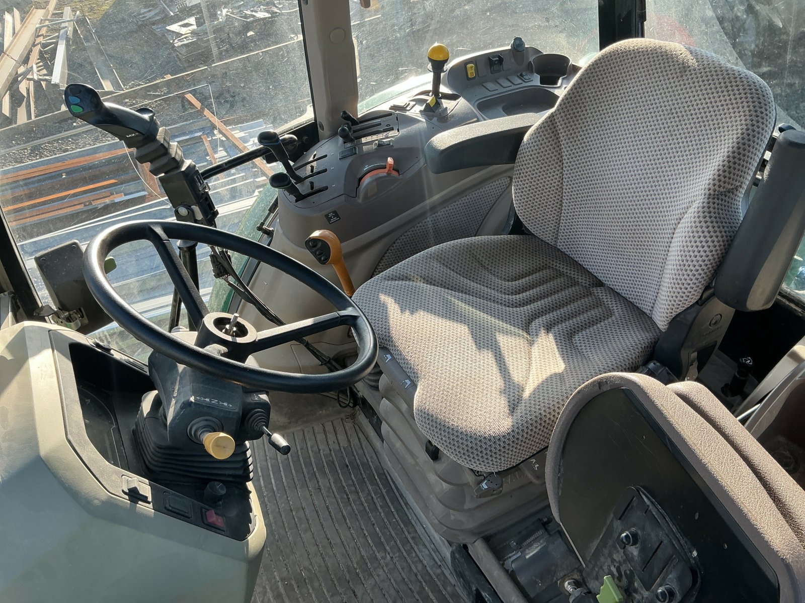 Traktor tipa John Deere TRACTEUR 5075 M, Gebrauchtmaschine u ST CLEMENT DE LA PLACE (Slika 6)