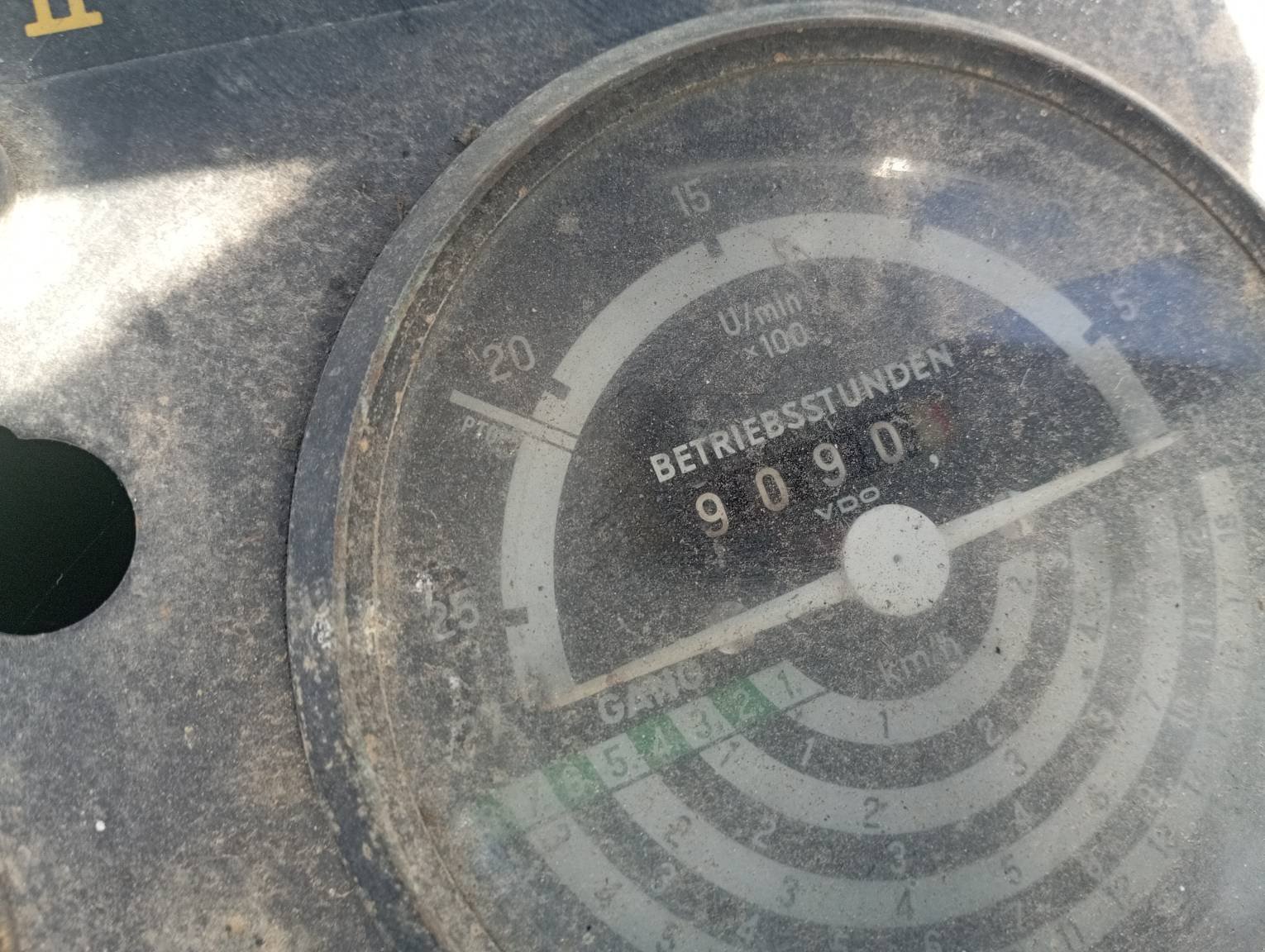 Traktor типа John Deere Tracteur agricole 2030 John Deere, Gebrauchtmaschine в LA SOUTERRAINE (Фотография 4)