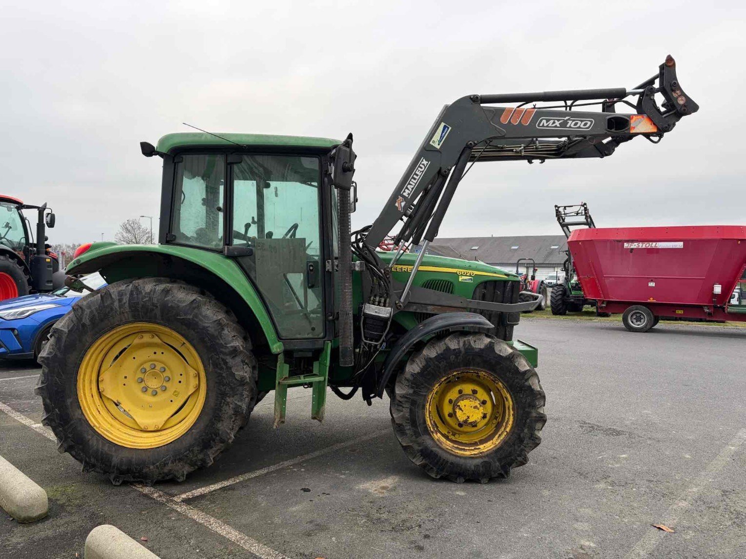 Traktor типа John Deere Tracteur agricole 6020 SE John Deere, Gebrauchtmaschine в SAINT CLAIR SUR ELLE (Фотография 4)
