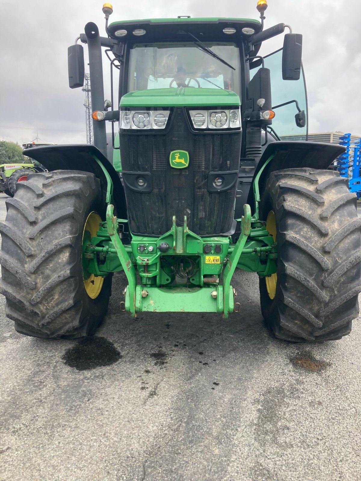 Traktor des Typs John Deere TRACTEUR JD 7210R, Gebrauchtmaschine in PLOUIGNEAU (Bild 3)