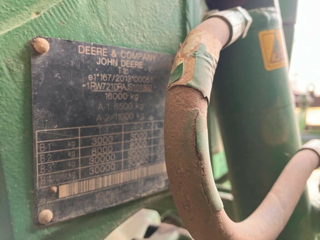 Traktor du type John Deere TRACTEUR JD 7210R, Gebrauchtmaschine en VAROIS & CHAIGNOT (Photo 11)