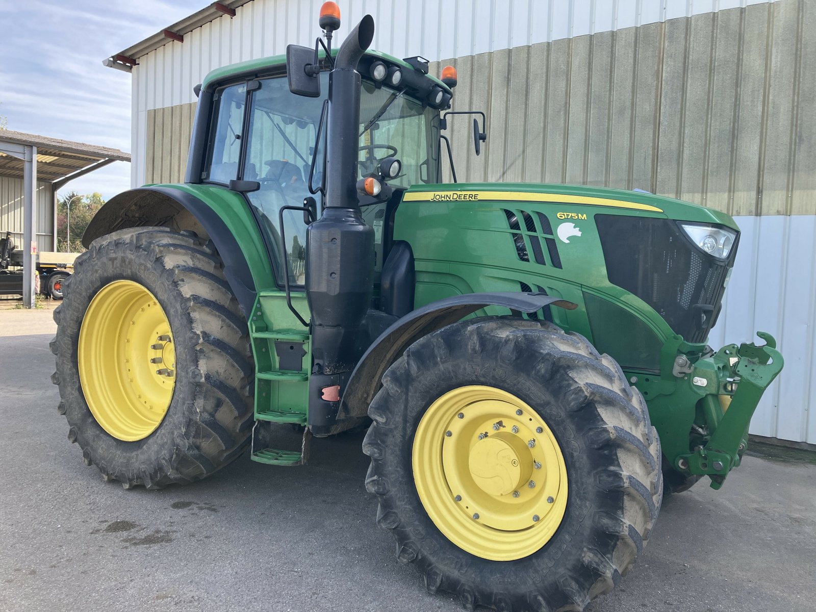 Traktor des Typs John Deere TRACTEUR JOHN DEERE 6175 M, Gebrauchtmaschine in VAROIS & CHAIGNOT (Bild 4)