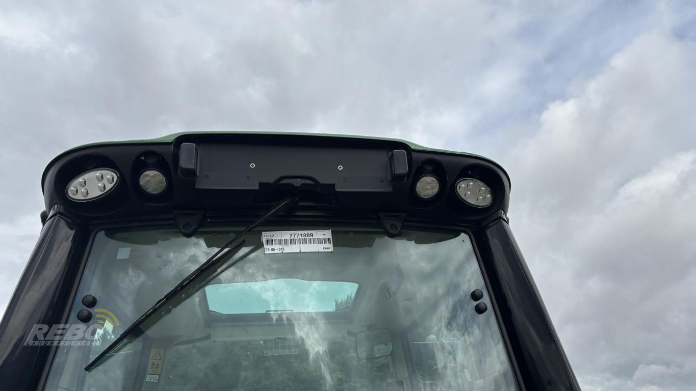 Traktor of the type John Deere TRAKTOR 6120M MIT KABINE, Neumaschine in Nordenham (Picture 17)