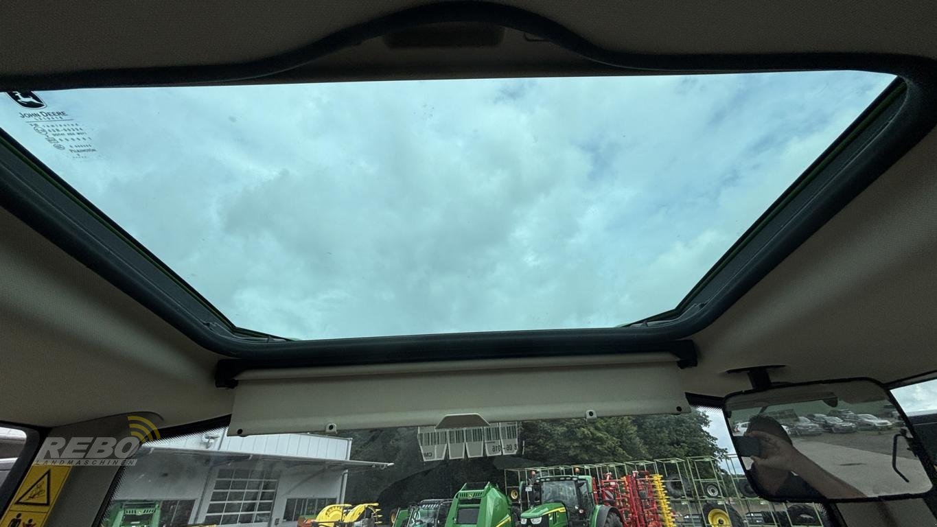 Traktor of the type John Deere TRAKTOR 6120M MIT KABINE, Neumaschine in Nordenham (Picture 22)