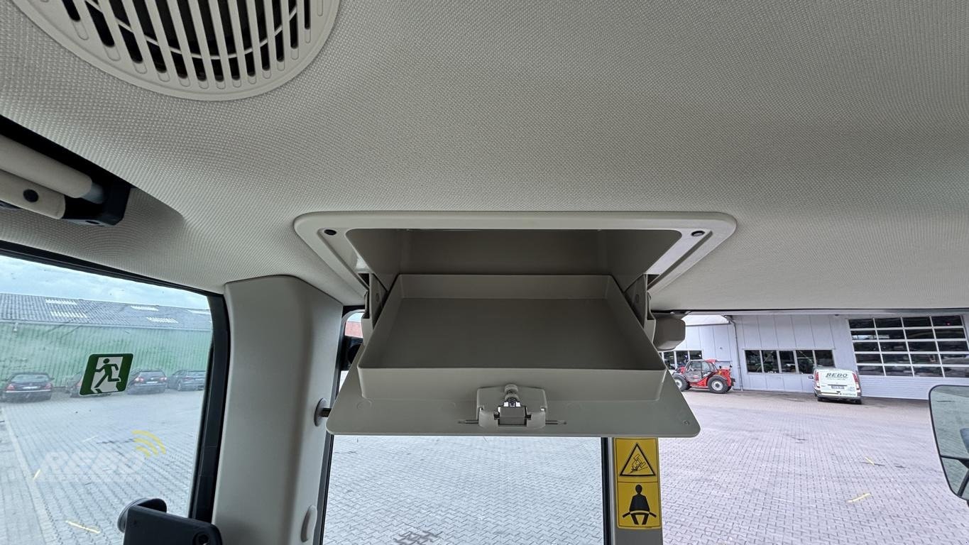 Traktor of the type John Deere TRAKTOR 6120M MIT KABINE, Neumaschine in Nordenham (Picture 25)