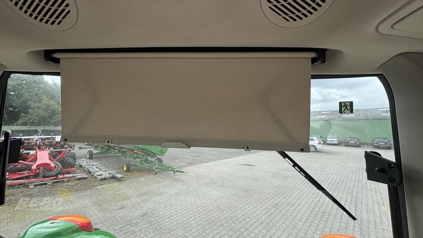 Traktor of the type John Deere TRAKTOR 6120M MIT KABINE, Neumaschine in Nordenham (Picture 26)