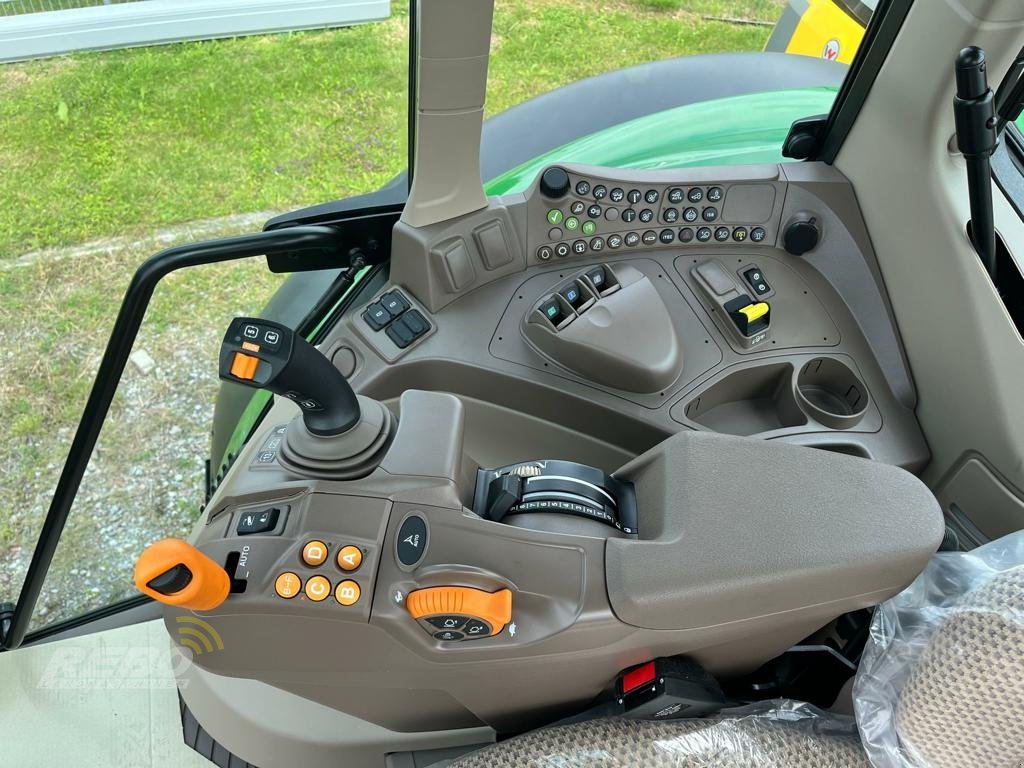 Traktor of the type John Deere TRAKTOR 6120M MIT KABINE, Neumaschine in Nordenham (Picture 29)