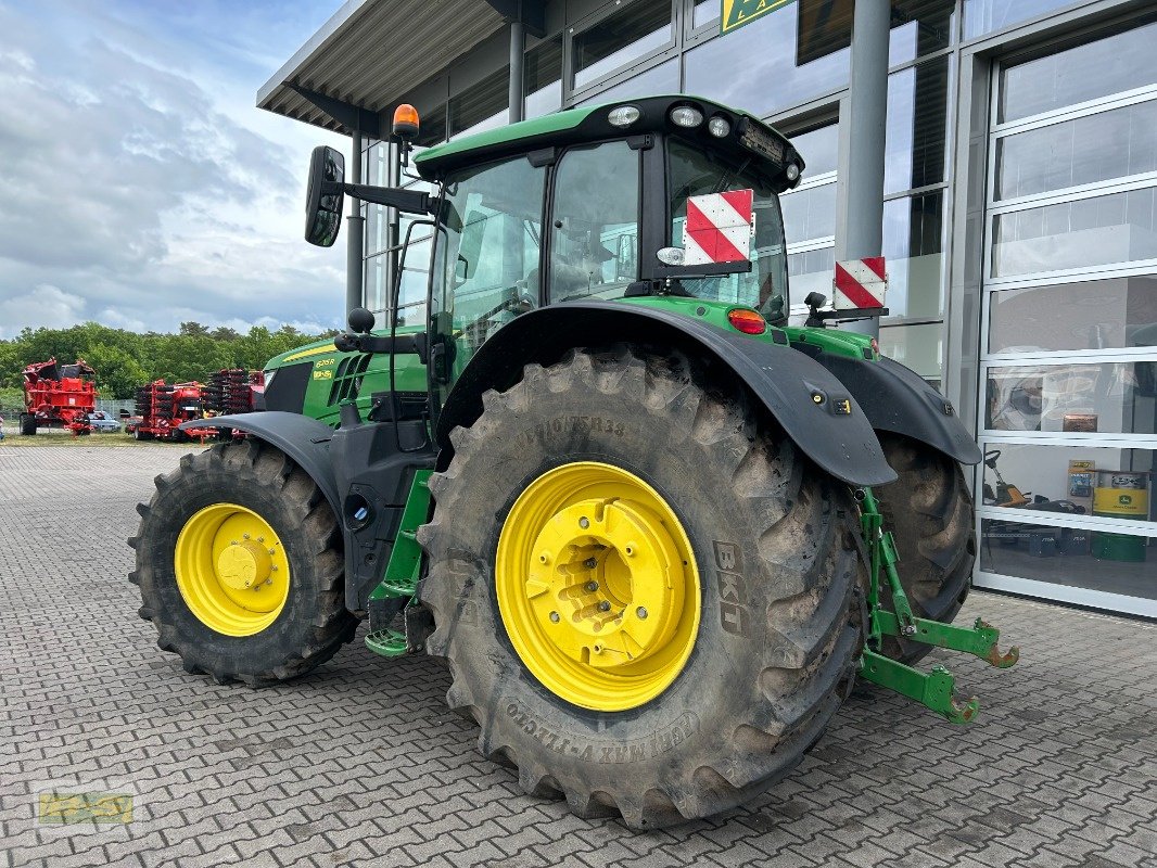 Traktor des Typs John Deere TRAKTOR 6215R, Neumaschine in Grabow (Bild 2)