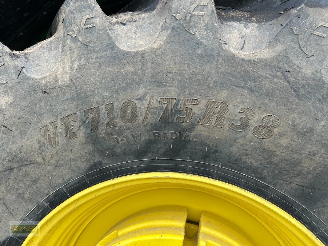 Traktor des Typs John Deere TRAKTOR 6215R, Neumaschine in Grabow (Bild 10)