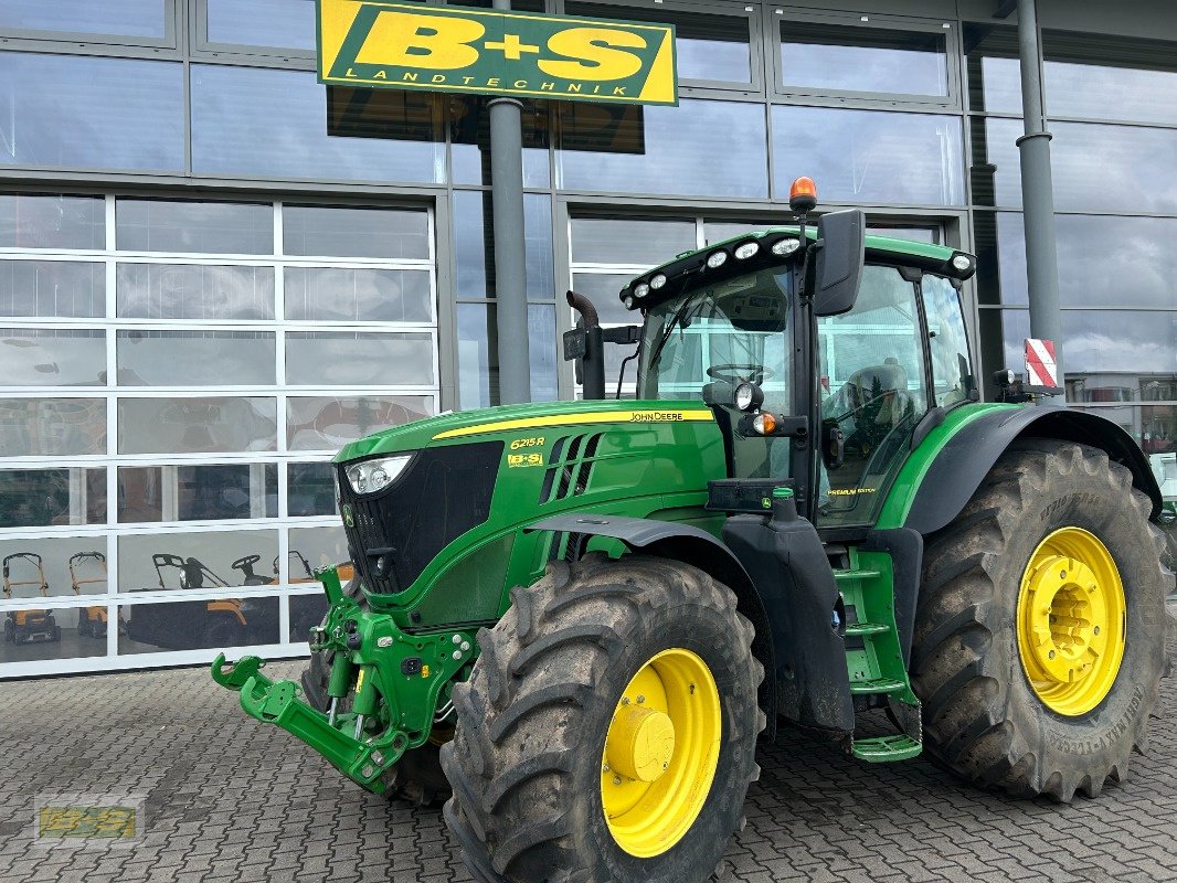 Traktor des Typs John Deere TRAKTOR 6215R, Neumaschine in Grabow (Bild 5)